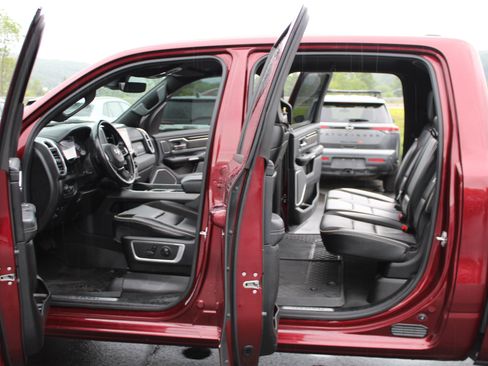 Used 2022 RAM 1500 Laramie AWD/4WD image 15