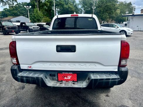 Used 2020 Toyota Tacoma SR RWD image 4