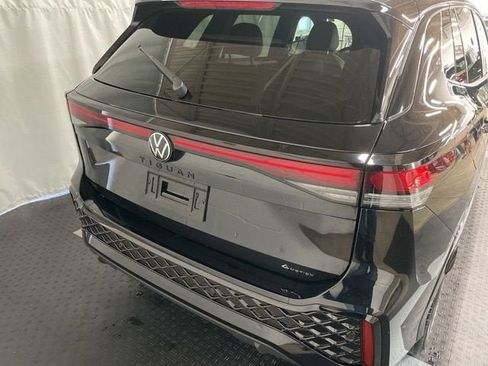 New 2026 Volkswagen Tiguan SE R-Line image 8