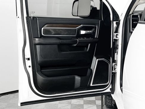 Used 2022 RAM 2500 Laramie w/ Safety Group B image 15