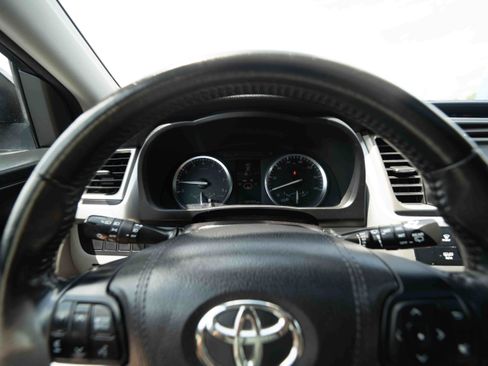 Used 2016 Toyota Highlander XLE AWD/4WD image 15