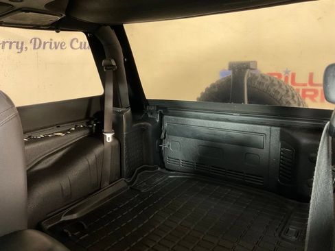 Used 2016 Jeep Wrangler Sport AWD/4WD image 15
