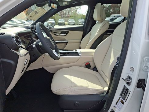 Used 2026 Mercedes-Benz GLC 300 4MATIC image 8