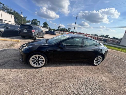 Used 2023 Tesla Model 3 Standard Range RWD image 5
