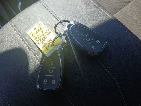 Used 2018 Chevrolet Traverse LT image 13