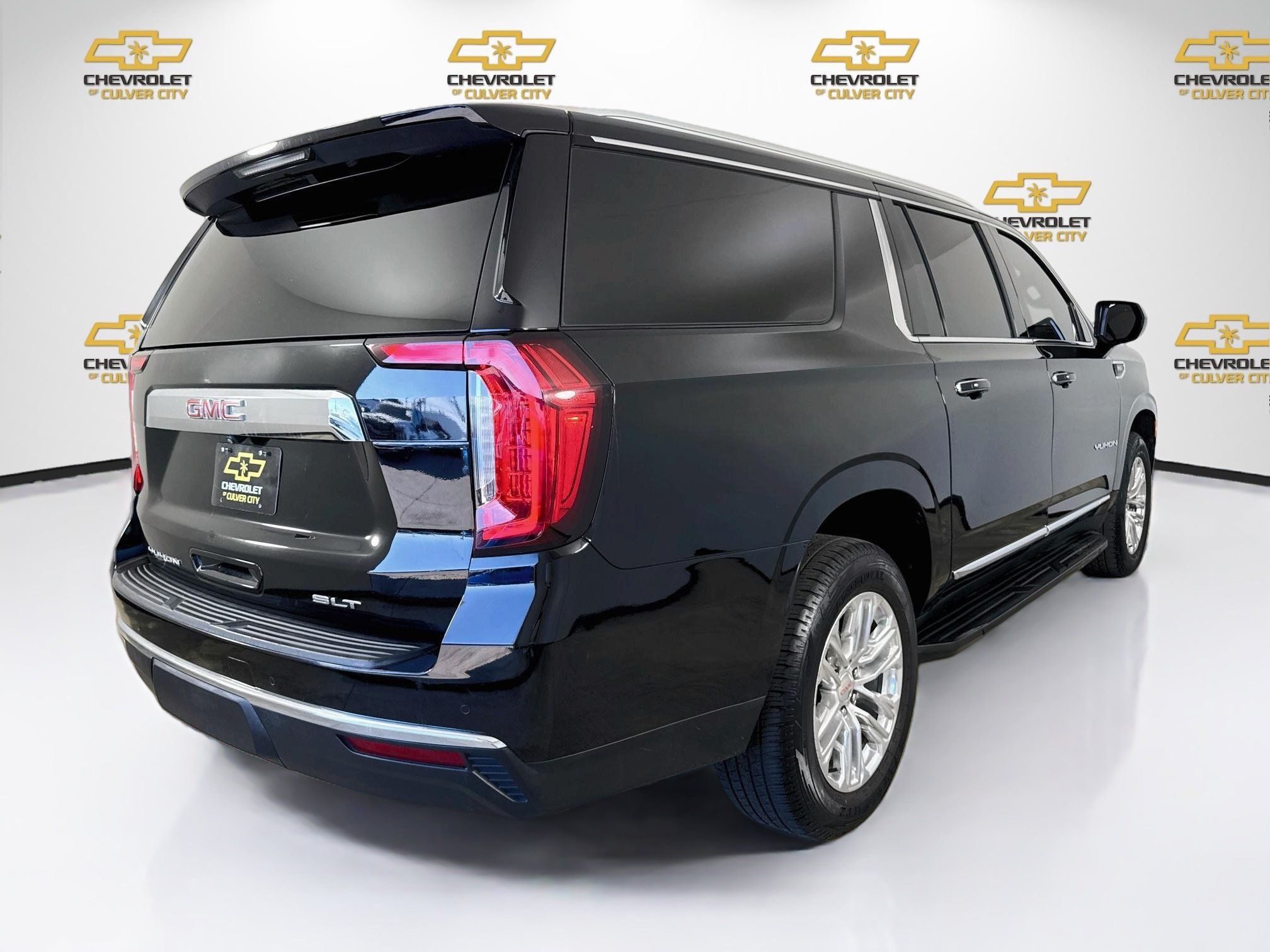 Used 2023 GMC Yukon XL SLT RWD image 8