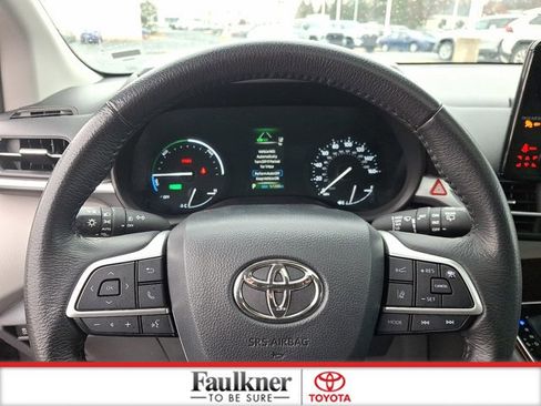 Certified 2024 Toyota Sienna XLE image 20