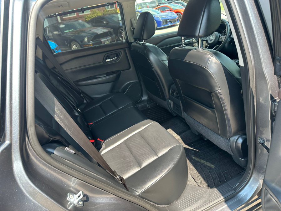 Used 2022 Nissan Rogue SV AWD/4WD image 14