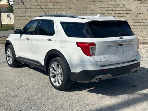 Used 2022 Ford Explorer Platinum w/ Technology Package image 9