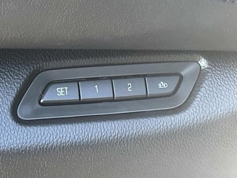 Used 2017 Cadillac Escalade Luxury image 28