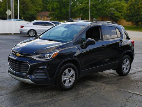 Used 2022 Chevrolet Trax LT w/ Driver Confidence Package AWD/4WD image 3