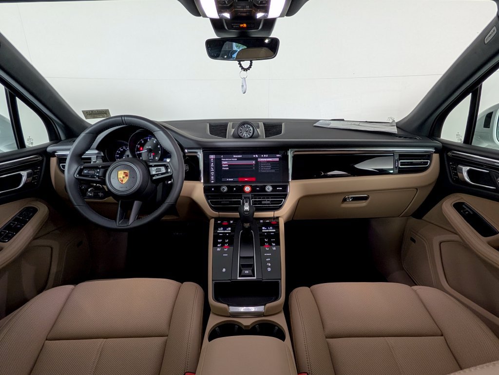 New 2026 Porsche Macan AWD/4WD image 20