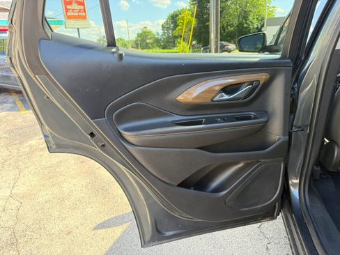 Used 2019 GMC Terrain SLE w/ Driver Convenience Package AWD/4WD image 11