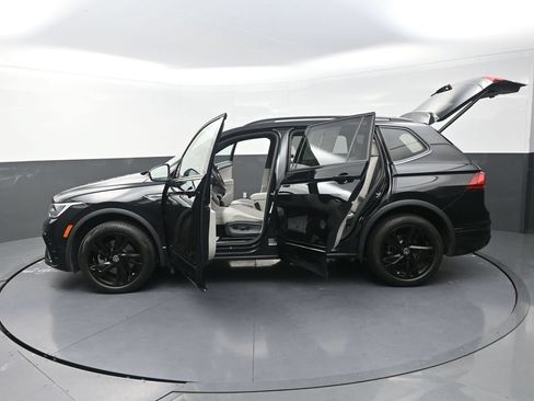 Used 2024 Volkswagen Tiguan SE R-Line AWD/4WD image 32