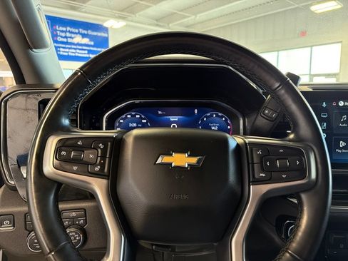 Used 2025 Chevrolet Silverado 2500 LT w/ Convenience Package AWD/4WD image 16