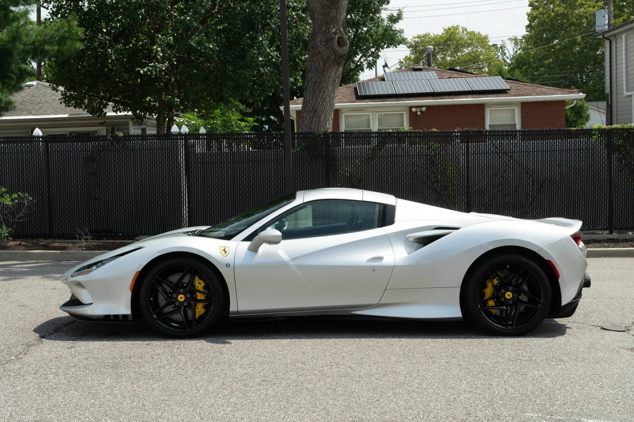 Used 2022 Ferrari F8 Tributo RWD image 9