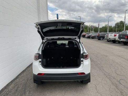 Used 2022 Jeep Compass Limited image 7