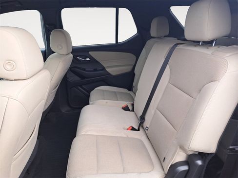 Used 2023 Chevrolet Traverse LS image 13