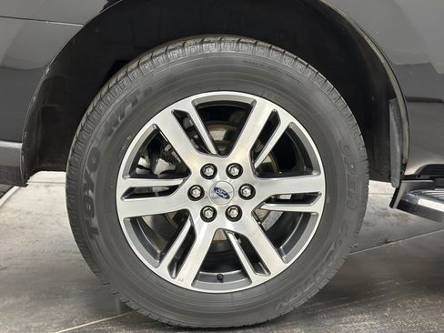 Certified 2023 Ford Expedition Limited image 28