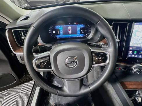 Used 2023 Volvo XC60 B5 Plus AWD/4WD image 10