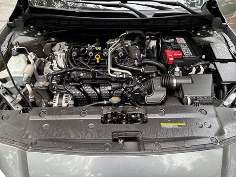 Used 2025 Nissan Altima 2.5 SV FWD image 32