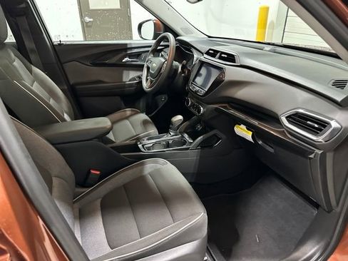 Used 2021 Chevrolet TrailBlazer LT w/ Sun and Liftgate Package image 9