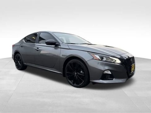 Used 2022 Nissan Altima 2.5 SR w/ Midnight Edition Package image 1