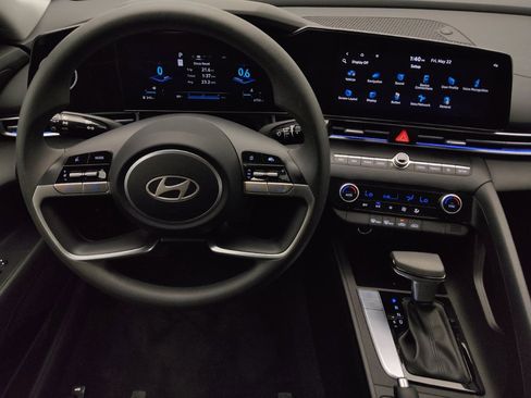 Used 2024 Hyundai Elantra SEL FWD image 22