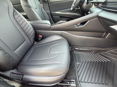 New 2026 Hyundai Elantra SEL Sport FWD image 10