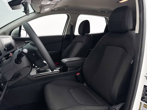 Certified 2025 Kia Sportage LX FWD image 19