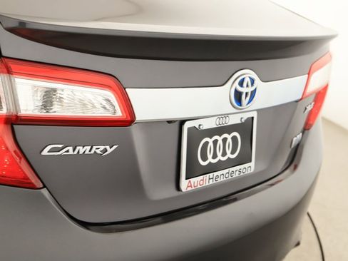 Used 2014 Toyota Camry XLE w/ Moonroof Package image 31