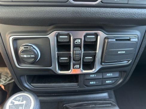 New 2025 Jeep Gladiator Sport image 68