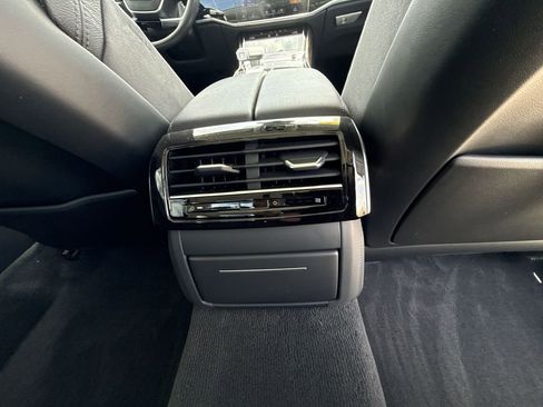 Used 2023 Audi A8 L 3.0T AWD/4WD image 18