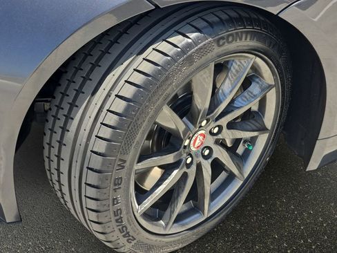 Used 2016 Jaguar F-TYPE Coupe RWD image 34
