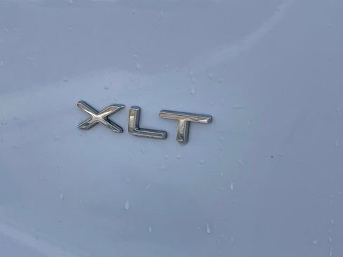 Used 2023 Ford Transit 350 XLT image 9