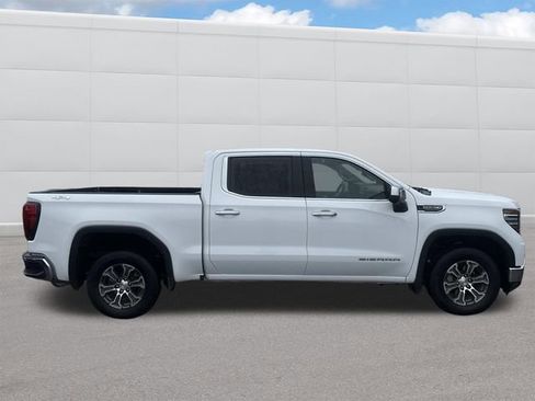 Used 2025 GMC Sierra 1500 SLT image 9