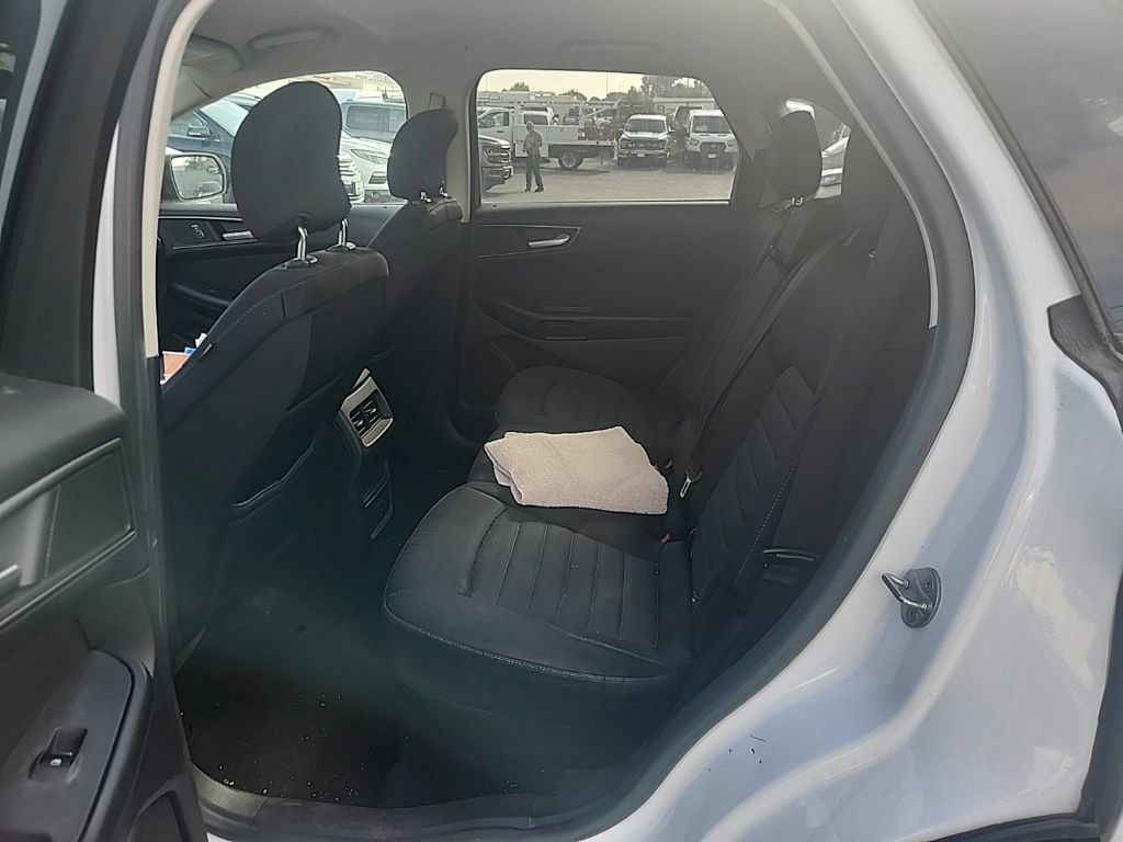 Used 2015 Ford Edge SE FWD image 20