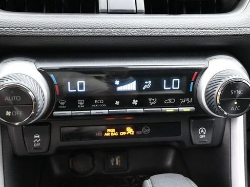 Used 2023 Toyota RAV4 XLE AWD/4WD image 22