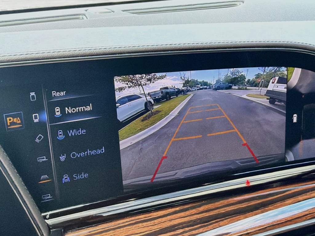 Used 2023 Cadillac Escalade Premium Luxury w/ Performance Package AWD/4WD image 14