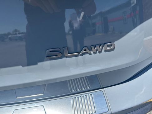 Used 2024 Nissan Rogue SL AWD/4WD image 5