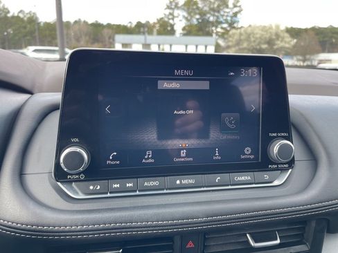 Used 2023 Nissan Rogue SV image 14