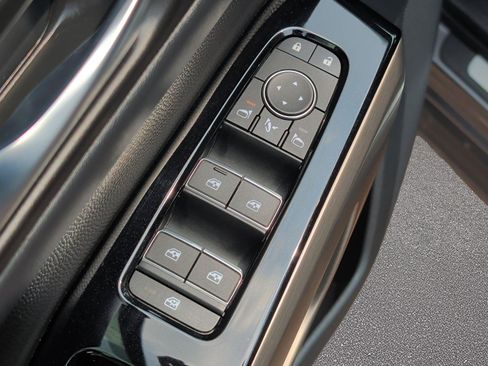 Used 2024 Nissan Pathfinder Platinum w/ Cargo Package FWD image 9