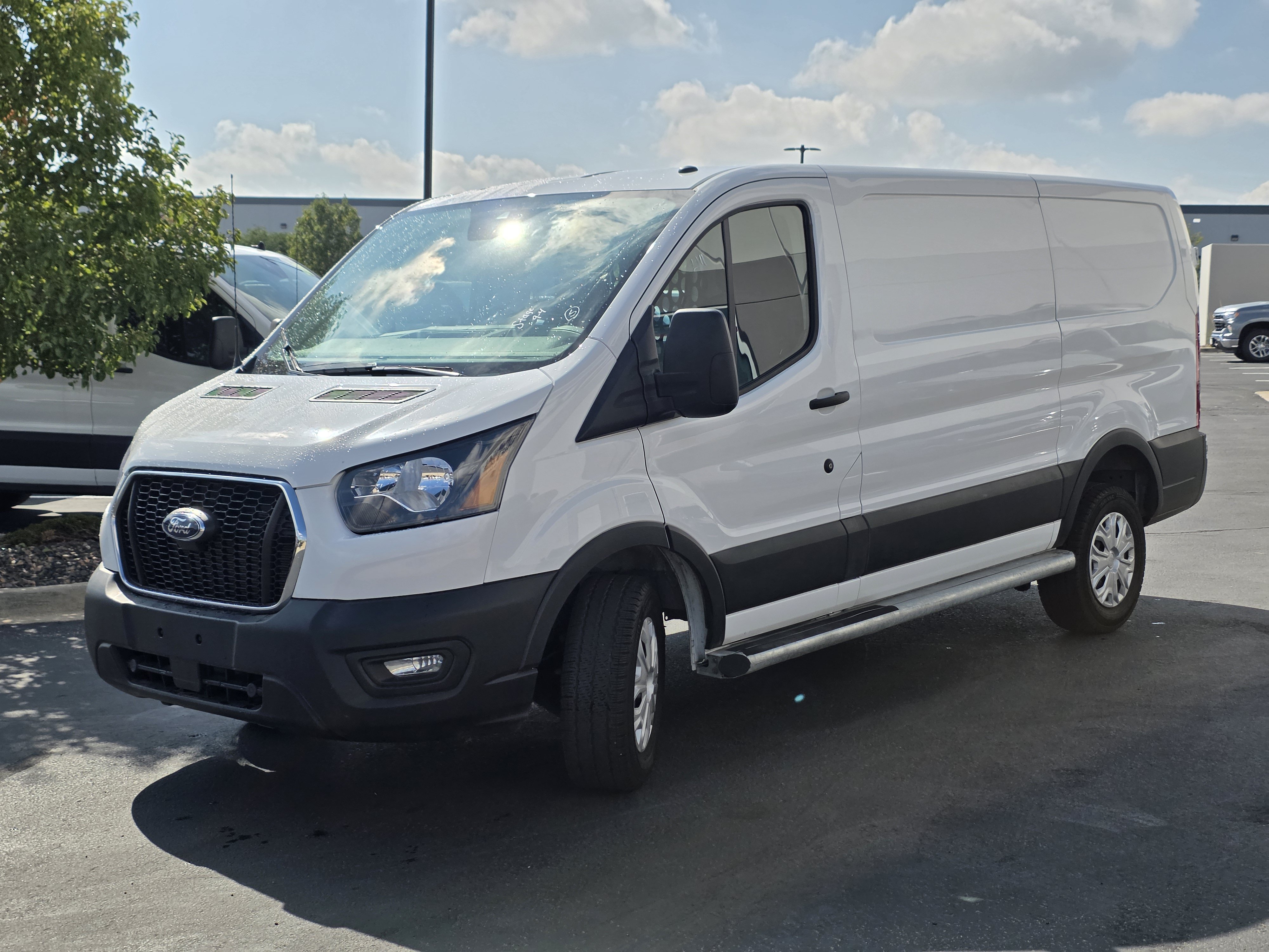 Used 2025 Ford Transit 250 Low Roof w/ Exterior Upgrade Package RWD image 3