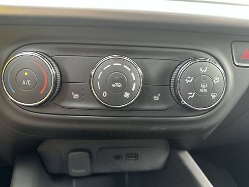 Certified 2024 Chevrolet Trax RS w/ Driver Confidence Package FWD image 19