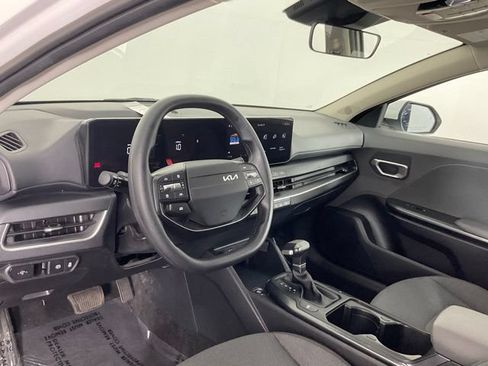 Used 2025 Kia K4 FWD image 15