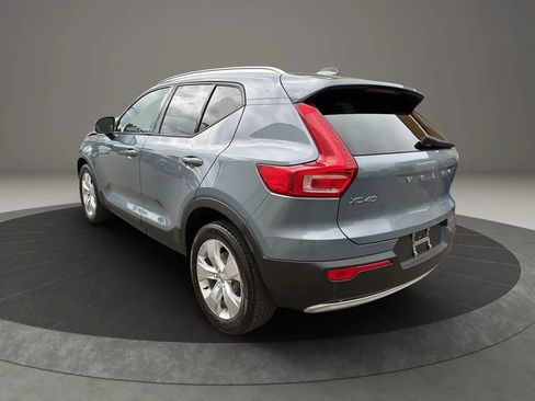 Used 2021 Volvo XC40 T4 Momentum FWD image 7