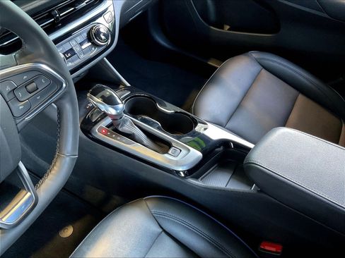 Used 2024 Buick Envista Sport Touring w/ Convenience I Package FWD image 17
