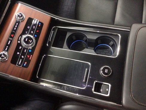 Used 2021 Lincoln Aviator Reserve w/ Elements Package Plus image 22