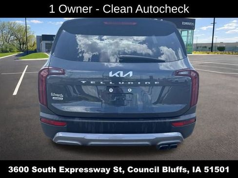 Used 2022 Kia Telluride S AWD/4WD image 2