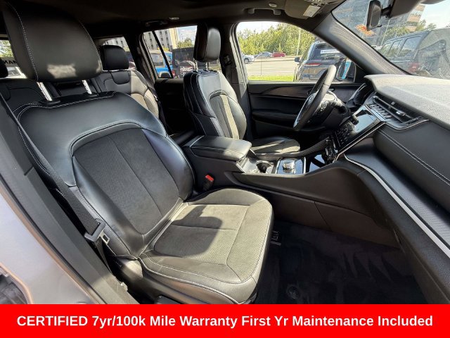Certified 2025 Jeep Grand Cherokee Altitude AWD/4WD image 10